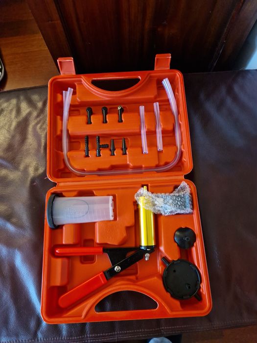 Zestaw do odpowietrzania hamulców pompka próżniowa podciśnieniowa NOWA