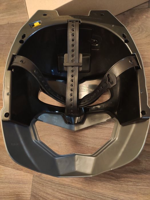 Маска бетмена. Говорит и светится.