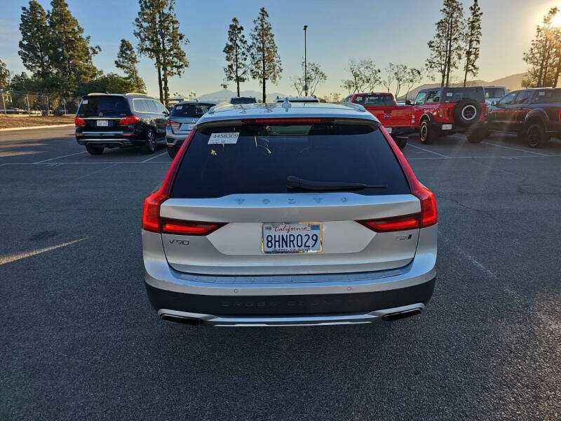 2018 Volvo V90 Cross Country