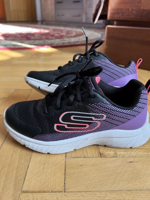 Кросівки Skechers 22см EUR 35 U.S. 3