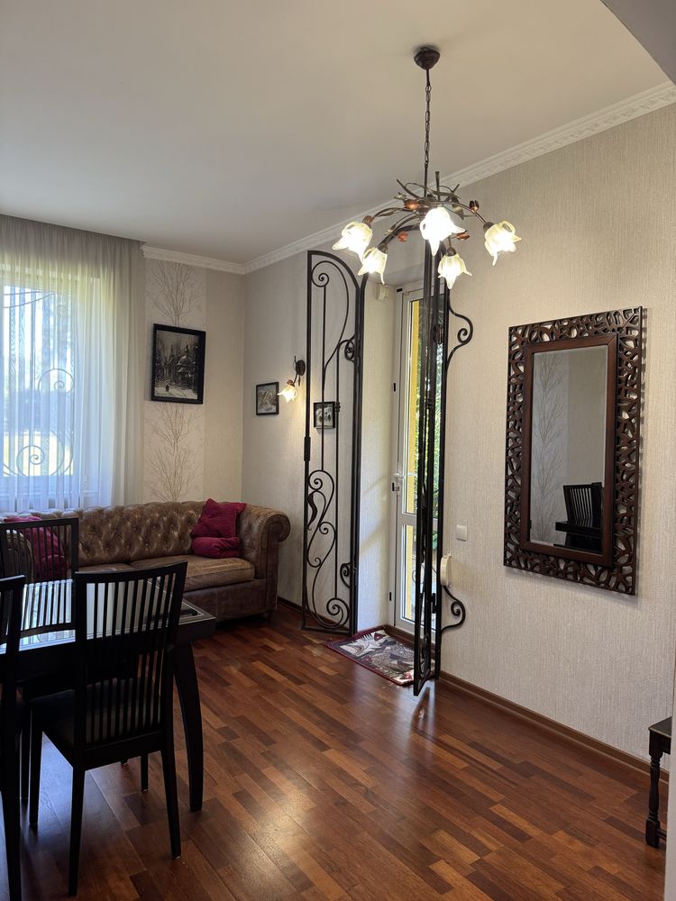 Ексклюзивна квартира 205 м² з терасою і гаражем, центр Львова