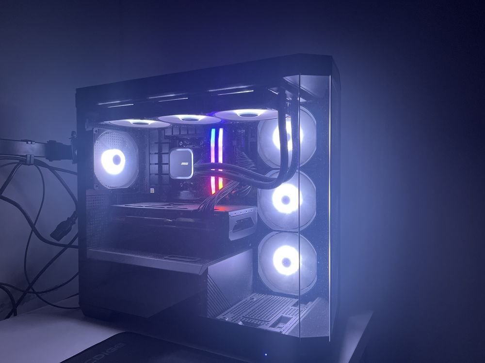 • Setup Gaming Completo Como novo! : PC + Monitor + Periféricos