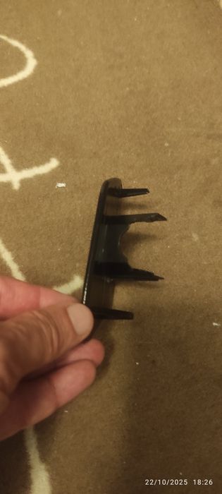 Tampa lava faróis Audi A4 Avant b5 preta.