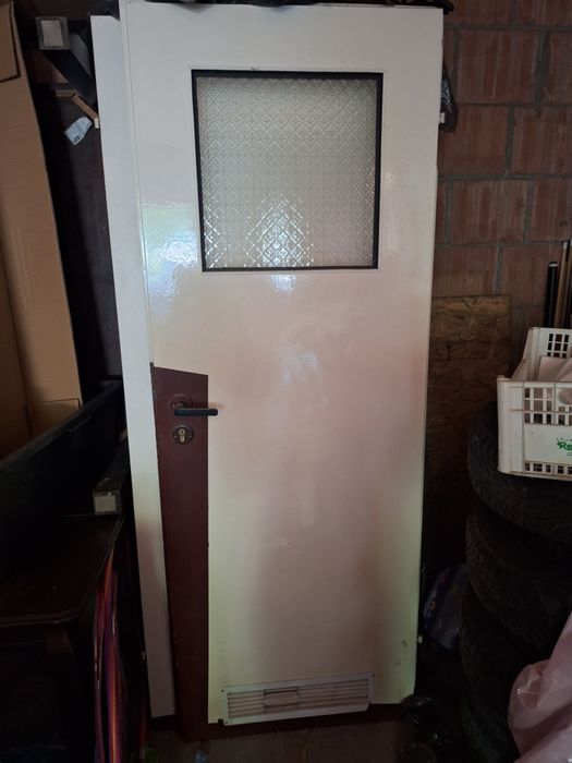 Sprzedam tanio DRZWI