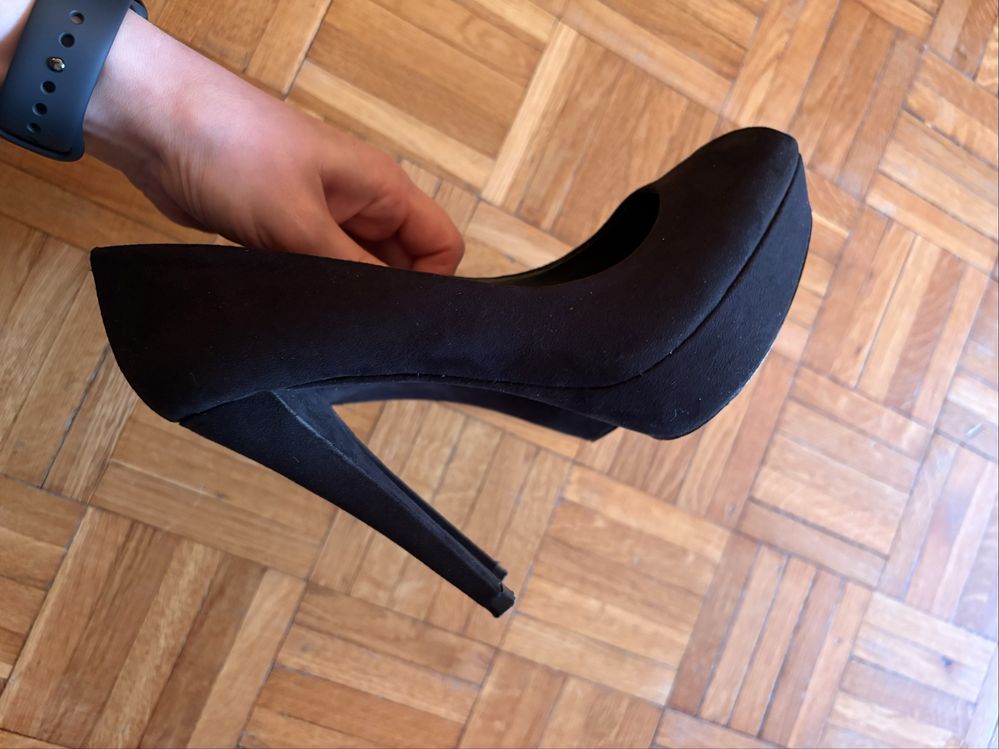 Szpilki czarne Stradivarius eleganckie klasyczne 36