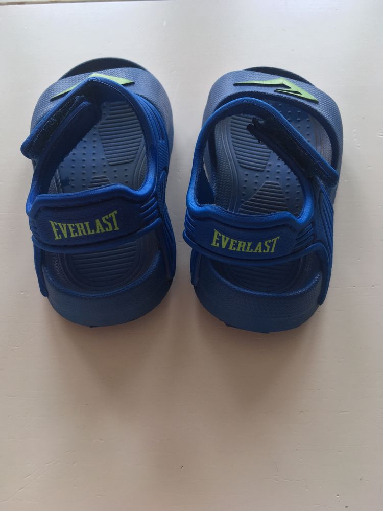 Sandałki dziecięce Everlast rozm.18 (na długość stópki 12 cm)