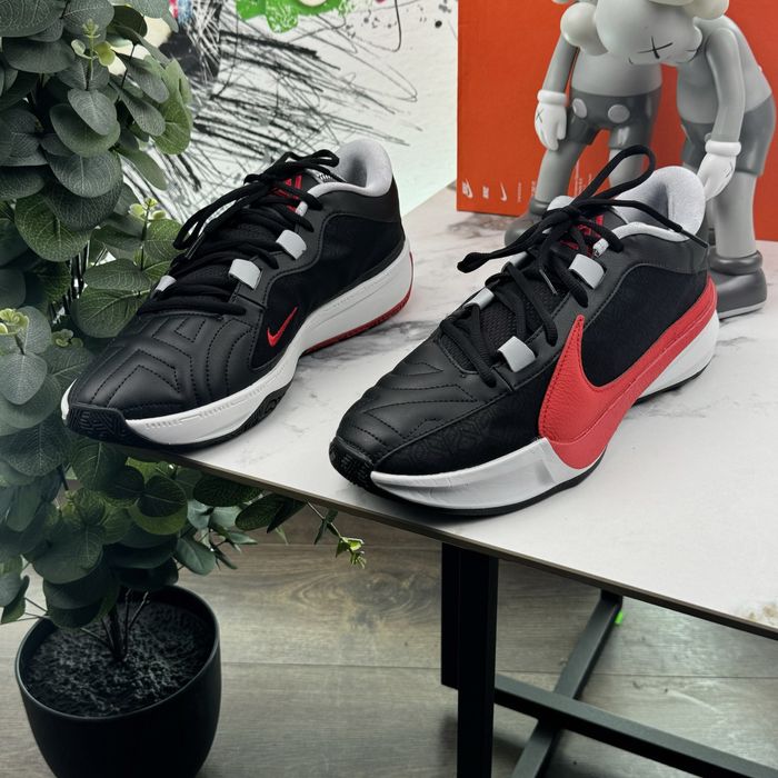 Нові кросівки Nike Freak 5 44 і 44.5 розмір 1264
