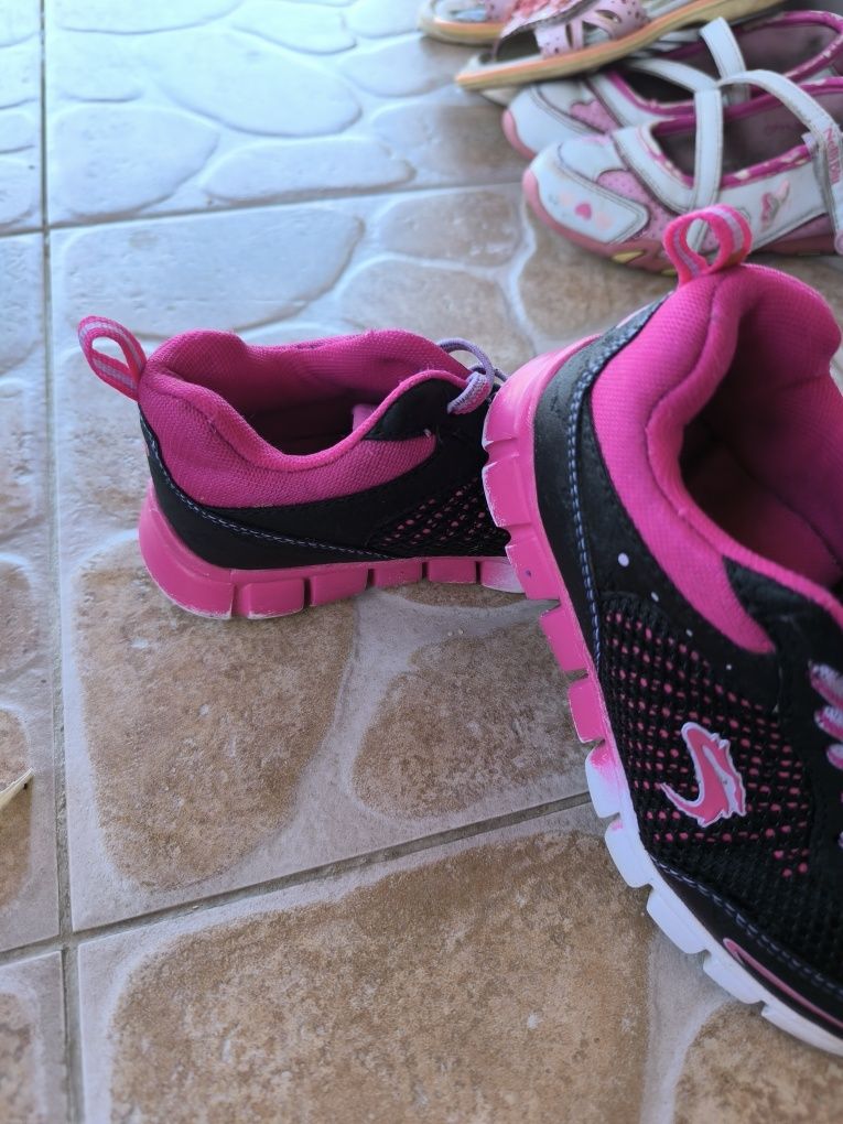 Buty sportowe 28 dla dziewczynki wsuwane