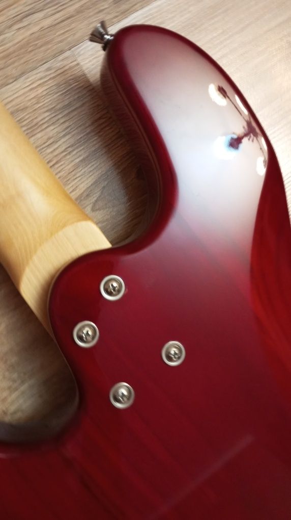 Elektryczna gitara basowa