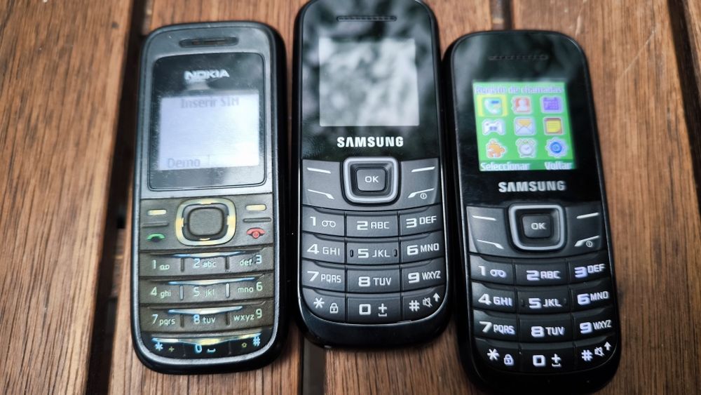 Telemóveis Samsung Nokia todos a funcionar