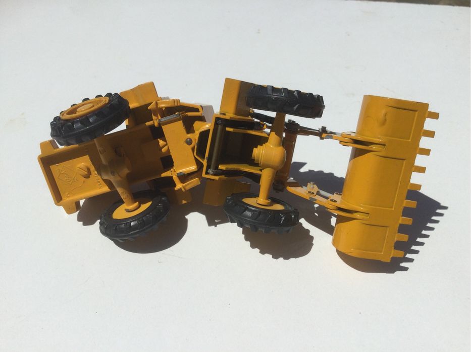 Miniatura Caterpillar Pá de rodas