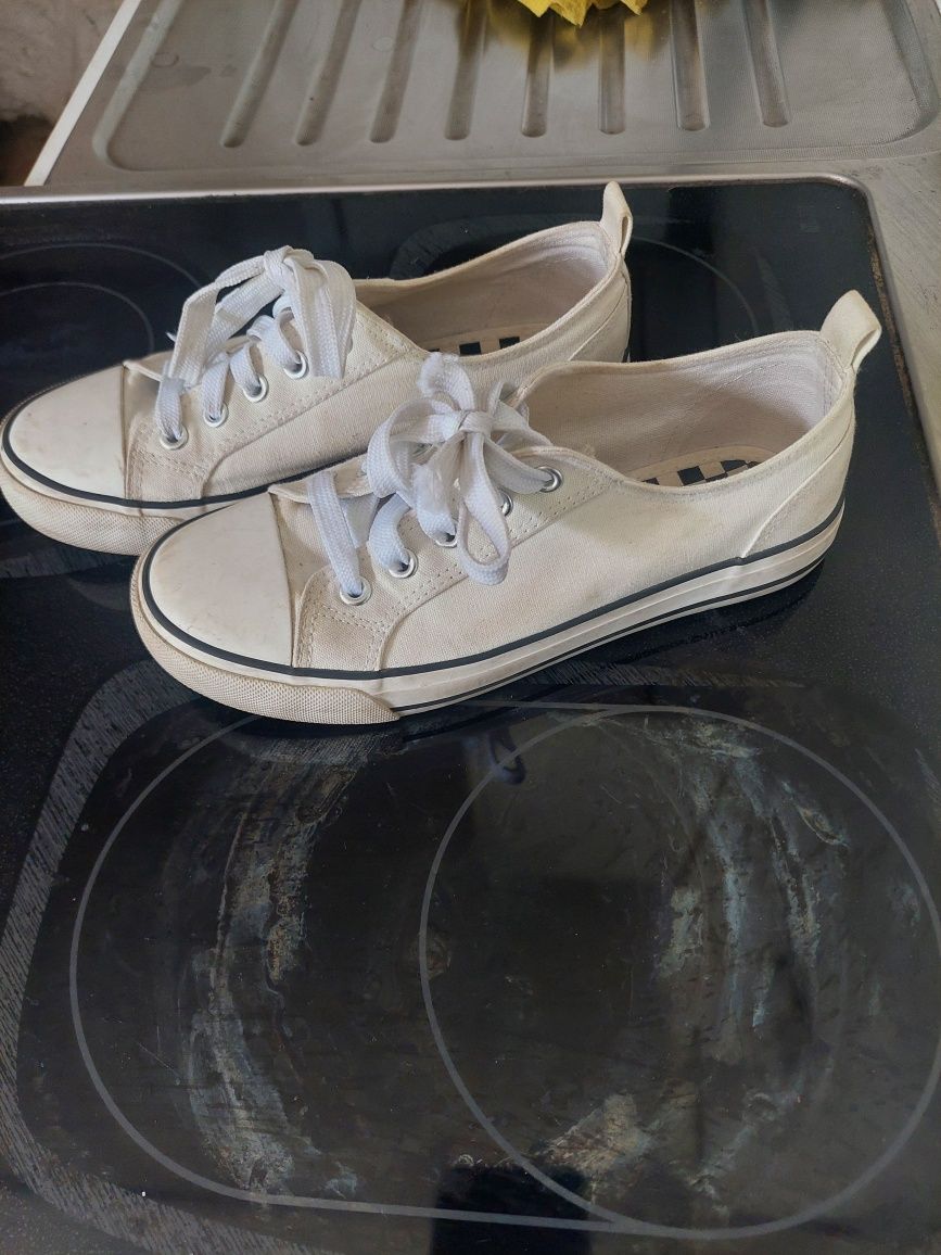 Biale trampki unisex