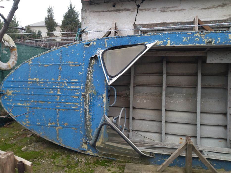 Продам лодку Дніпро з мотором Вихрь