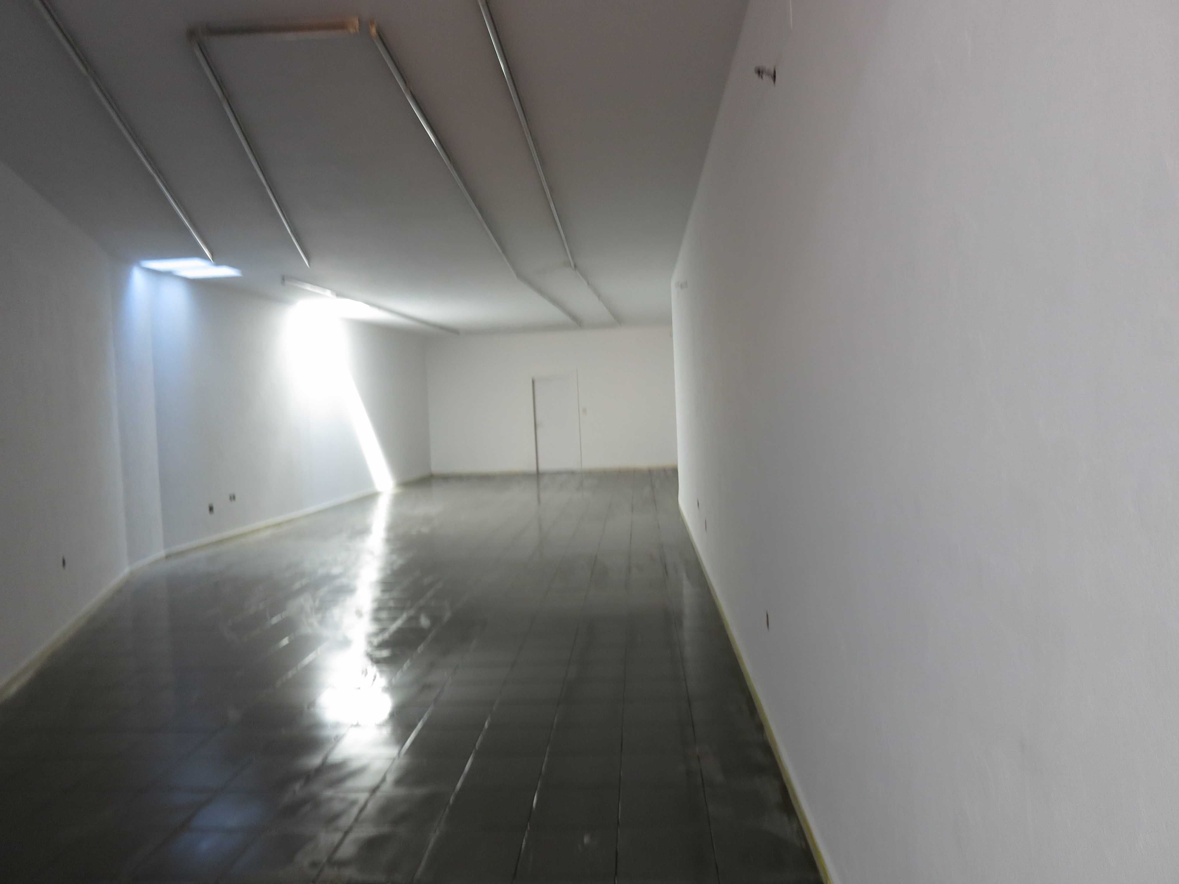 Arrenda espaço comercial