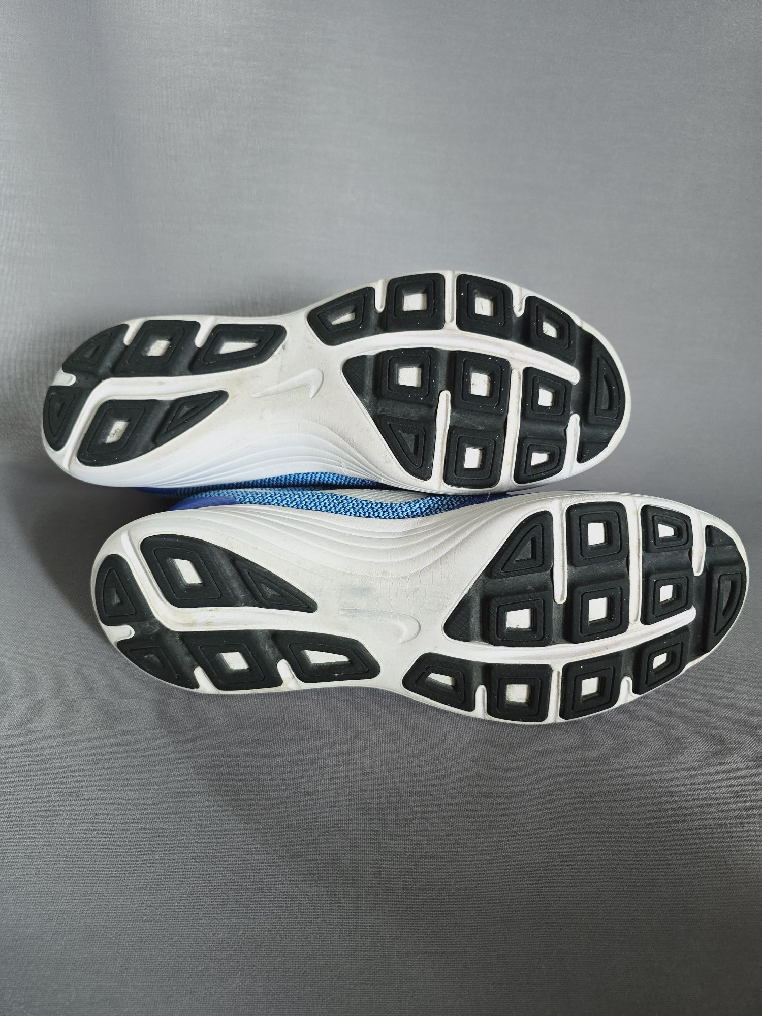 Nike Revolution 3 Gs r.38
