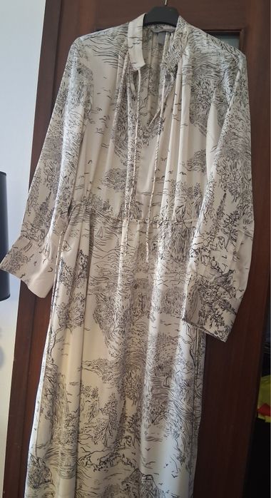 Vestido comprido em cetim, da HM, tamanho S.