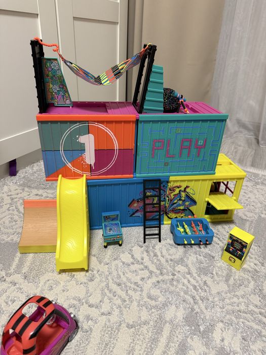 LOL стильный и компактный домик