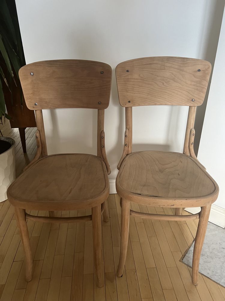 Stół i 2 krzesla