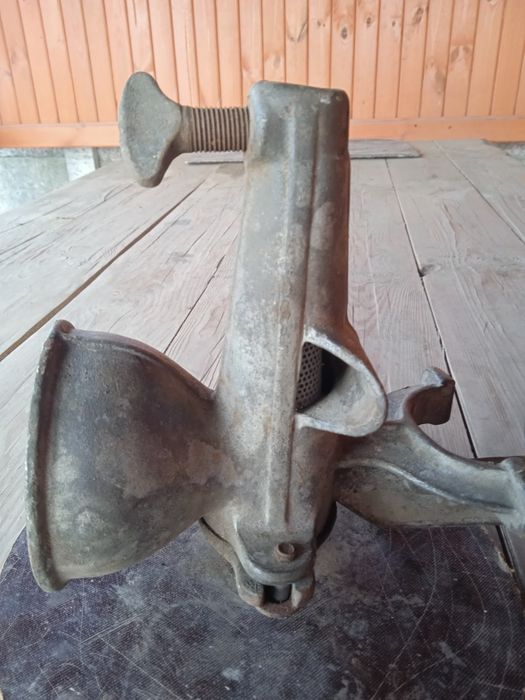 Соковижималка ручна