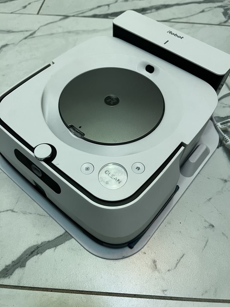 iRobot Braava Jet M6 – Użyty tylko 2 razy, stan jak nowy + akcesoria