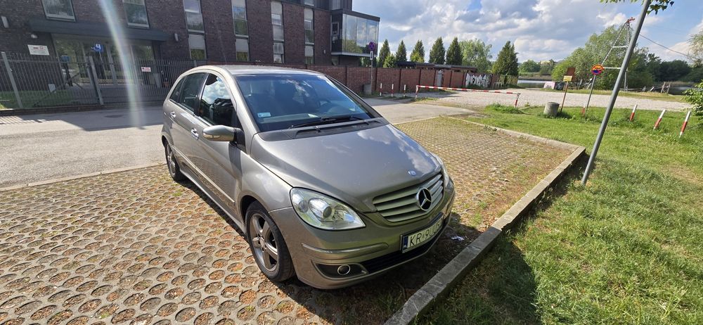 Mercedes-benz b200 cdi