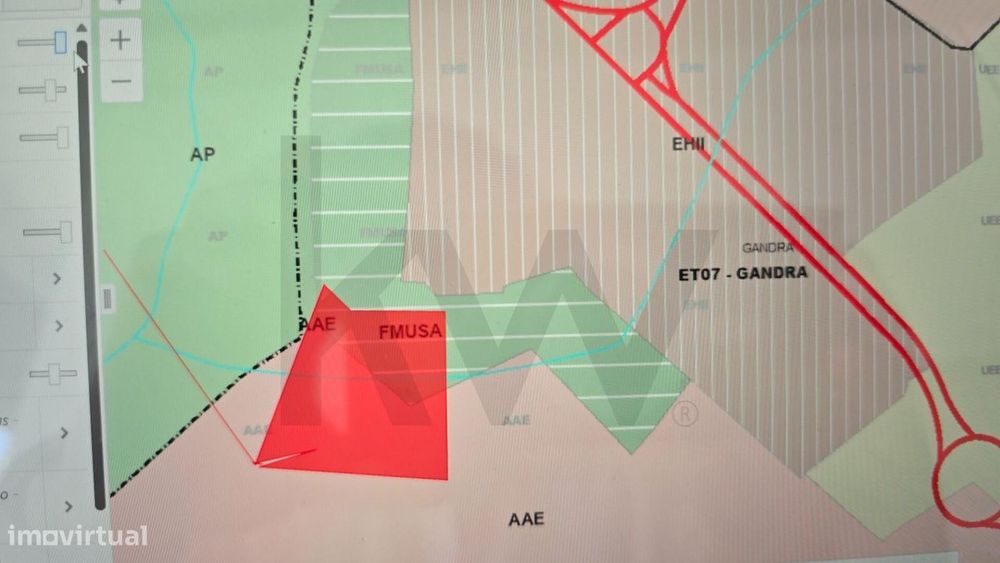 Terreno para Industria ou armazém e logradouro