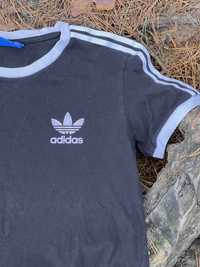 Adidas 90’s t-shirt