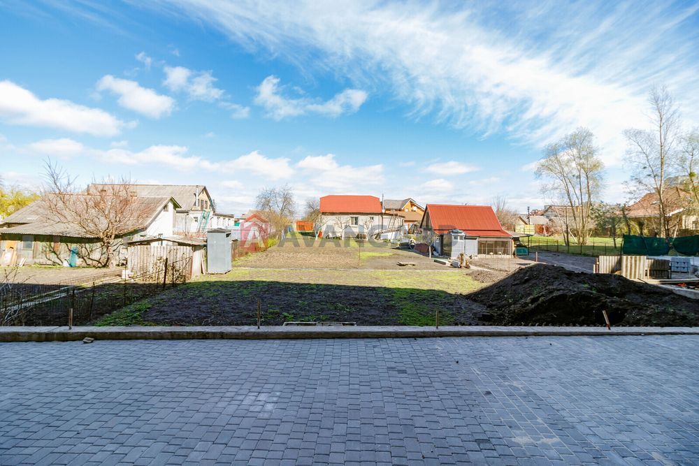 Продаж 2х кімн. кв. 76.4м2 вул. Д. Луценка 2в