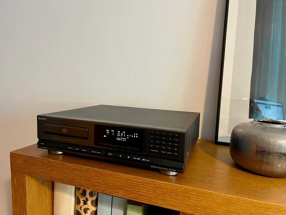 Leitor CD Sony CDP-M42 - Avariado, para peças ou reparação.