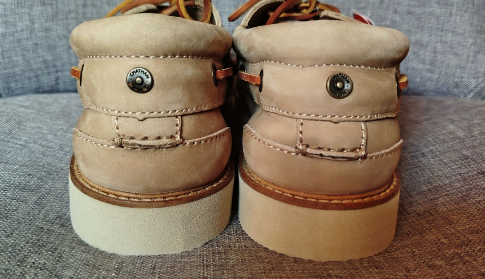 Skórzane buty mokasyny żeglarskie Chatham skóra nubukowa.