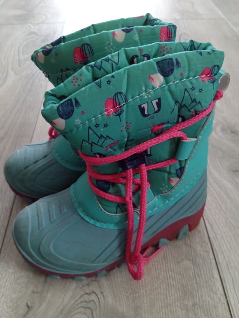 Buty zimowe śniegowce ze świecąca podeszwa 24