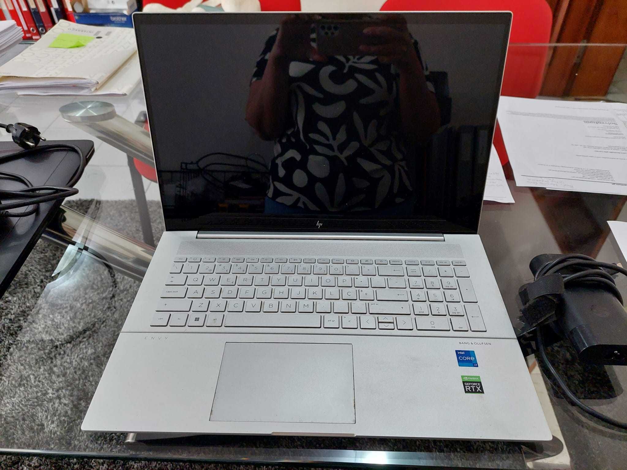 Portáteis, Monitores e outros