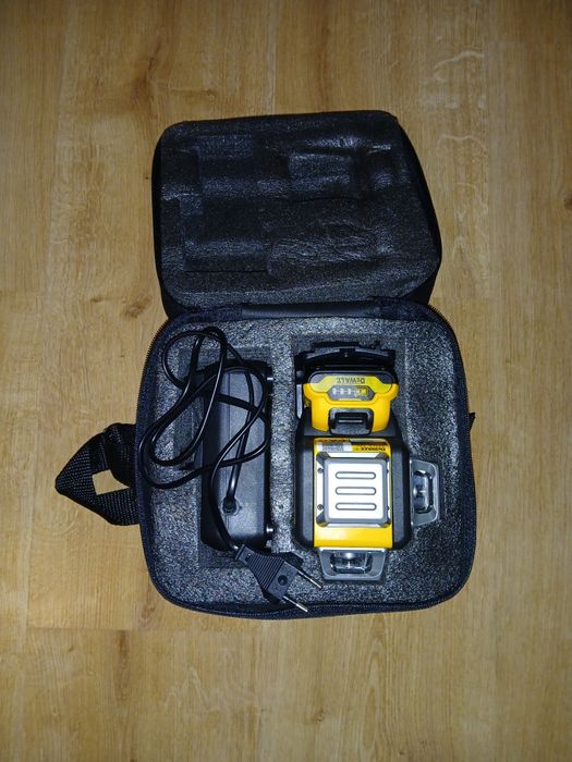 Laser krzyżowy Dewalt