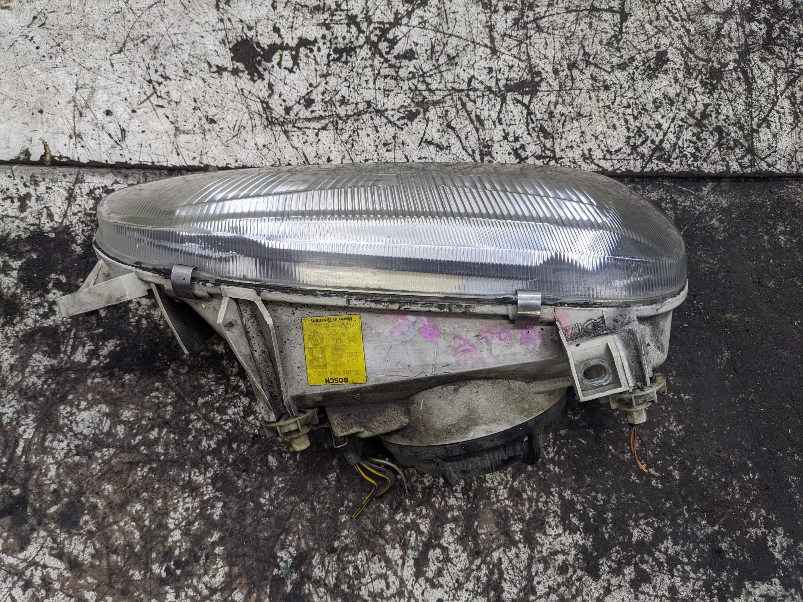 VW Golf III Lampa Reflektor Prawa Przednia Prawy Przód PP