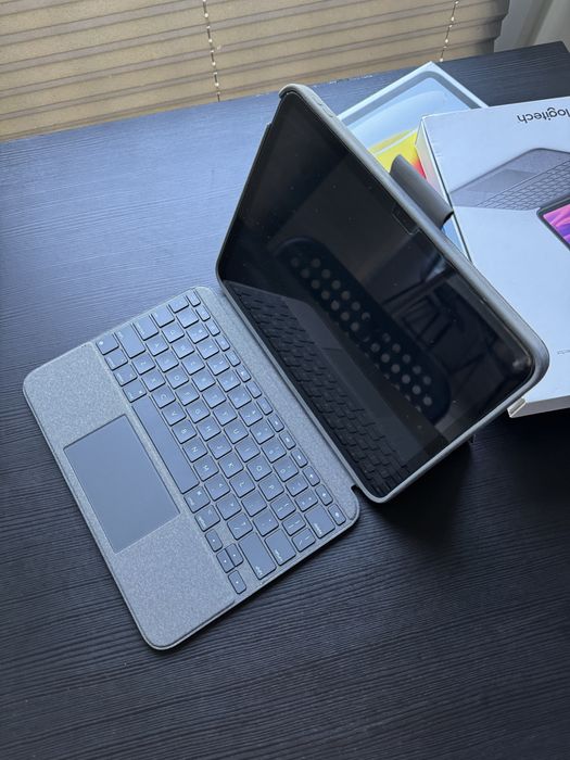Apple iPad 10,9" 10gen 64GB Wi-Fi Niebieski dodatkowo z etui z klawia