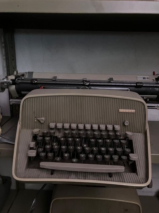 Máquinas de escrever modelos antigos