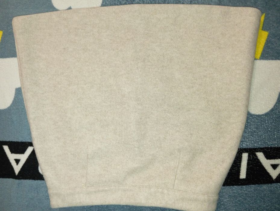 Спідниця кешемір, тепленька. В дуже гарному стані. Розмір L. Колір беж