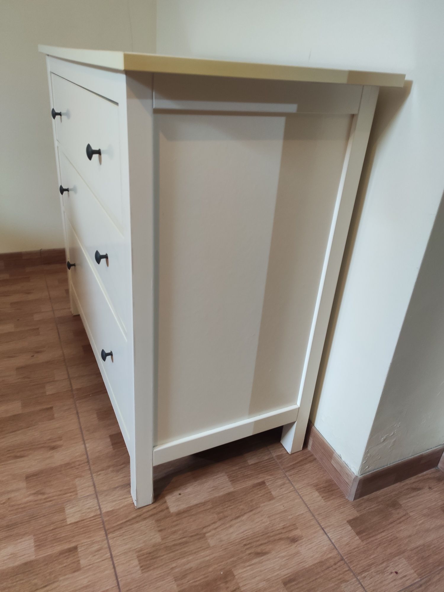 Cómoda IKEA Hemnes