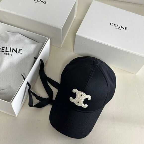 Czarna czapka Celine