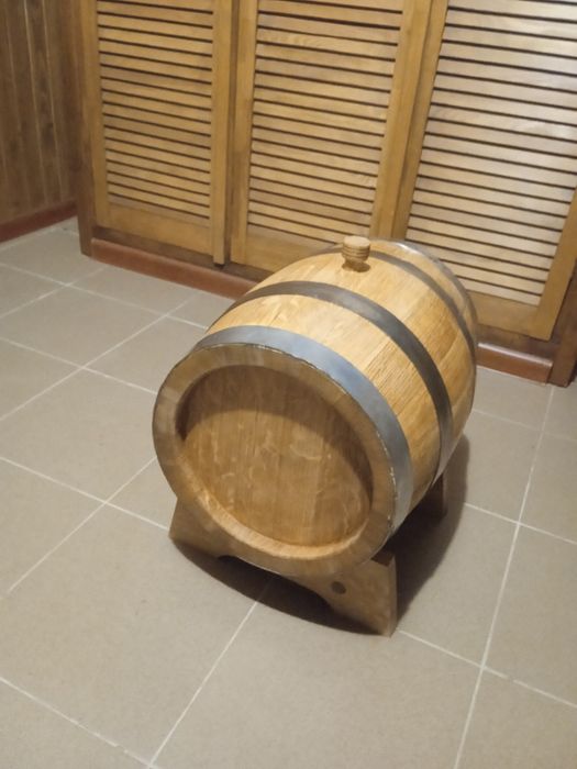 Виготовляю бочки з дуба,акації,шовковиці,черешні.Будь-якого розміру.