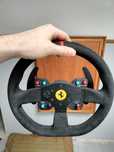 Kit volante e headphones Ferrari
