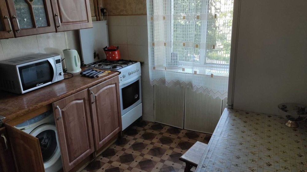 Зручна 2-кімнатна біля АТБ, Трускавець, вул. Мазепи