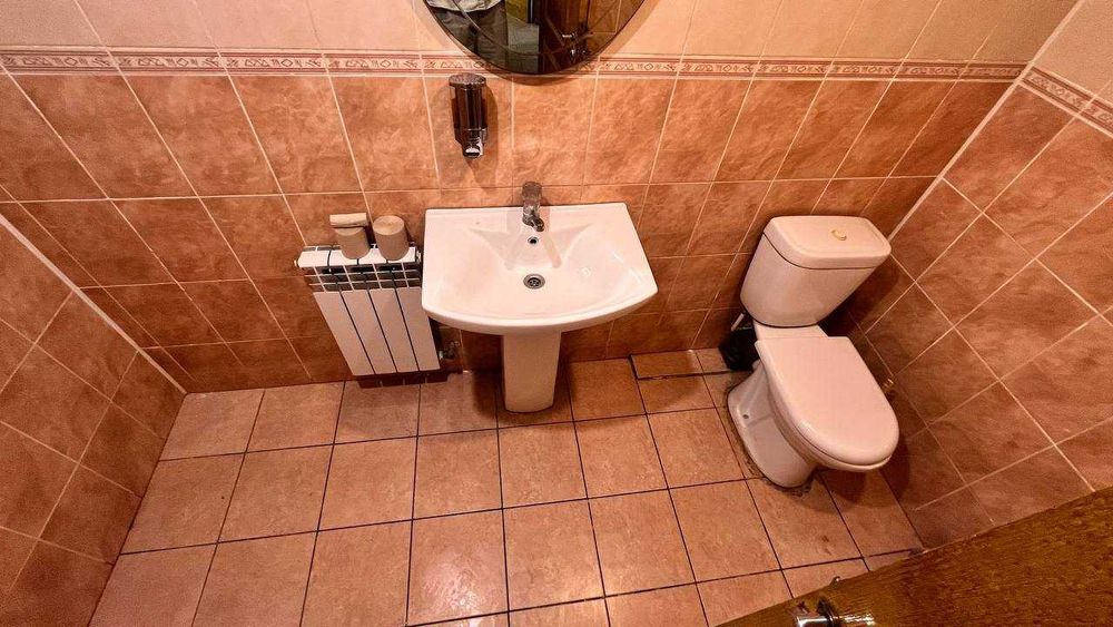 Приміщення на червоній лінії - ідеально для бізнесу !