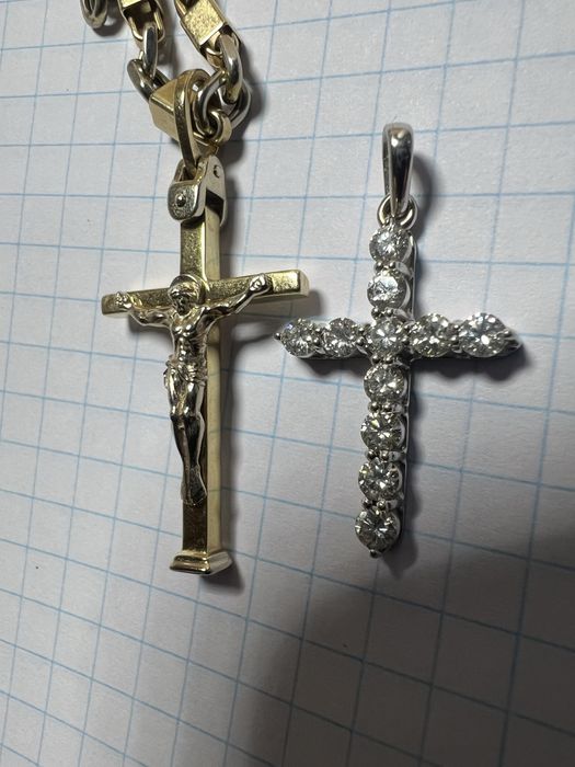 Продам крестик с природными бриллиантами