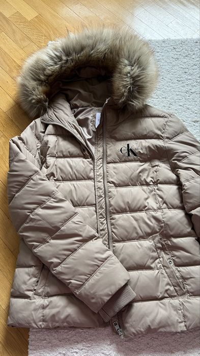 Куртка жіноча бренду Calvin Klein s-m.