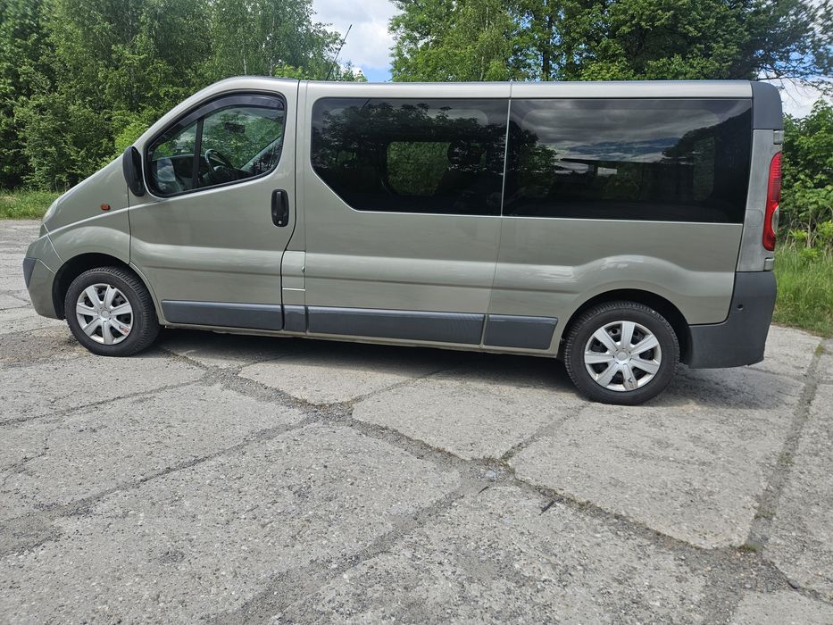 Wynajem busa wypożyczalnia 9 osób hak long