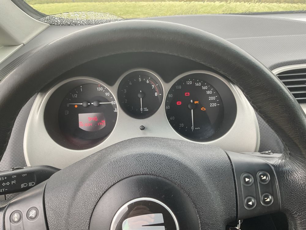 Sprzedam Seata Altea 1.6 MPI, rocznik 2004, 260000 tys.km
