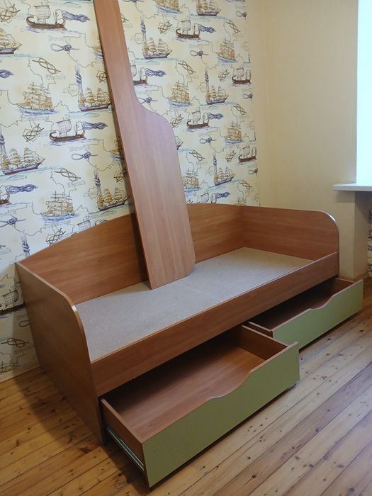 Кровать на два возраста,детская. Размер 190×90