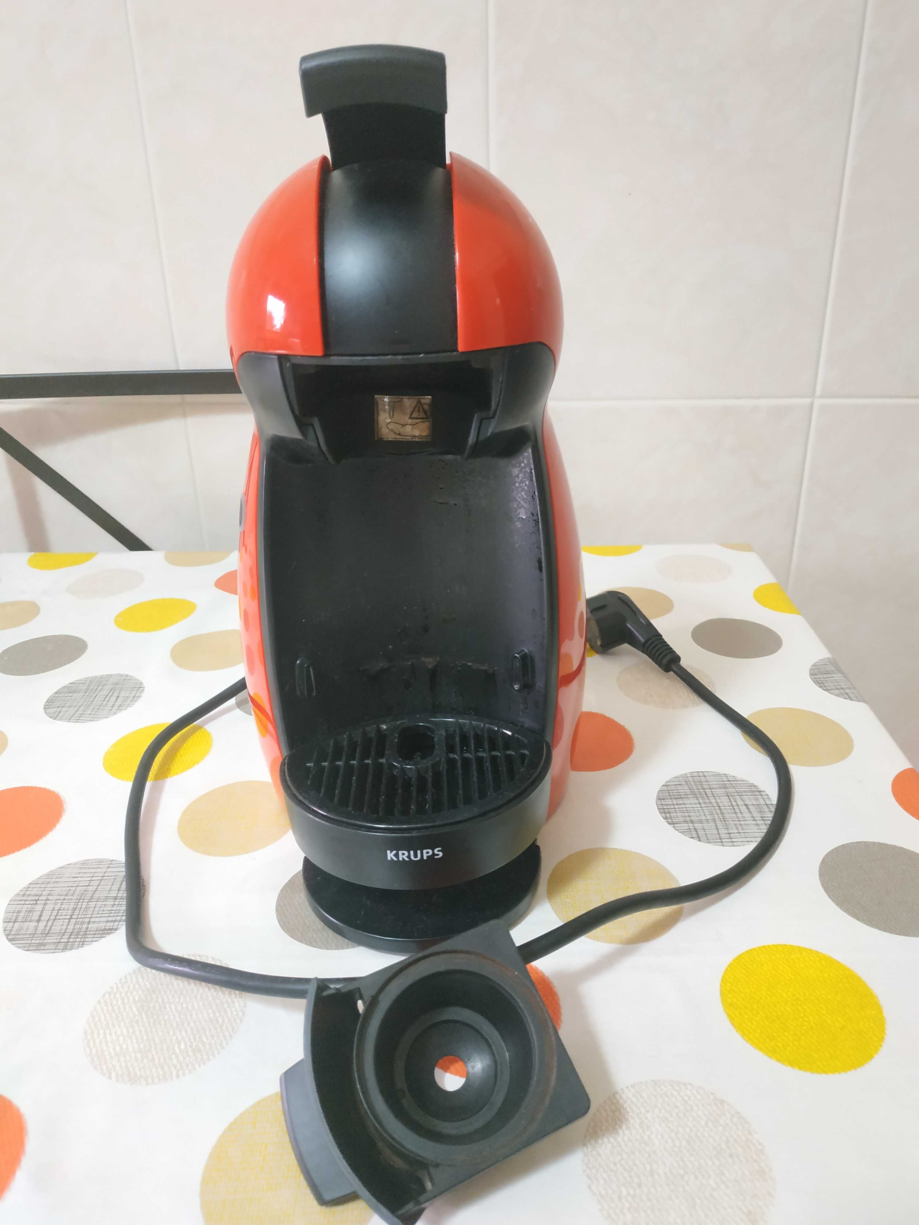 Máquina de café dolce Gusto ( Avariada )