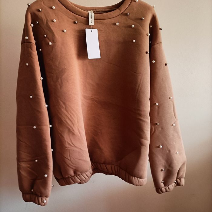 Sweatshirt camel com pérolas cardada tamanho XL